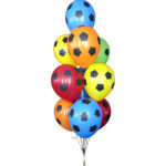 gelievye-shary-s-futbolnymi-myachami-pod-potolok